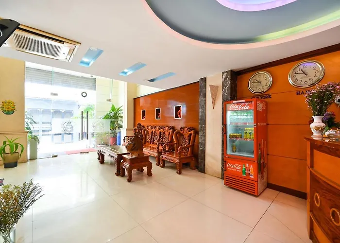 Binh 2 Near Dam Sen Park
