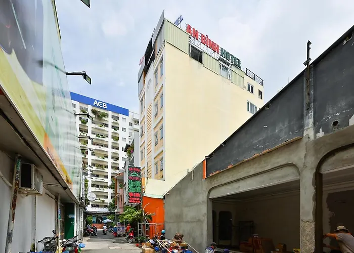 Binh 2 Near Dam Sen Park